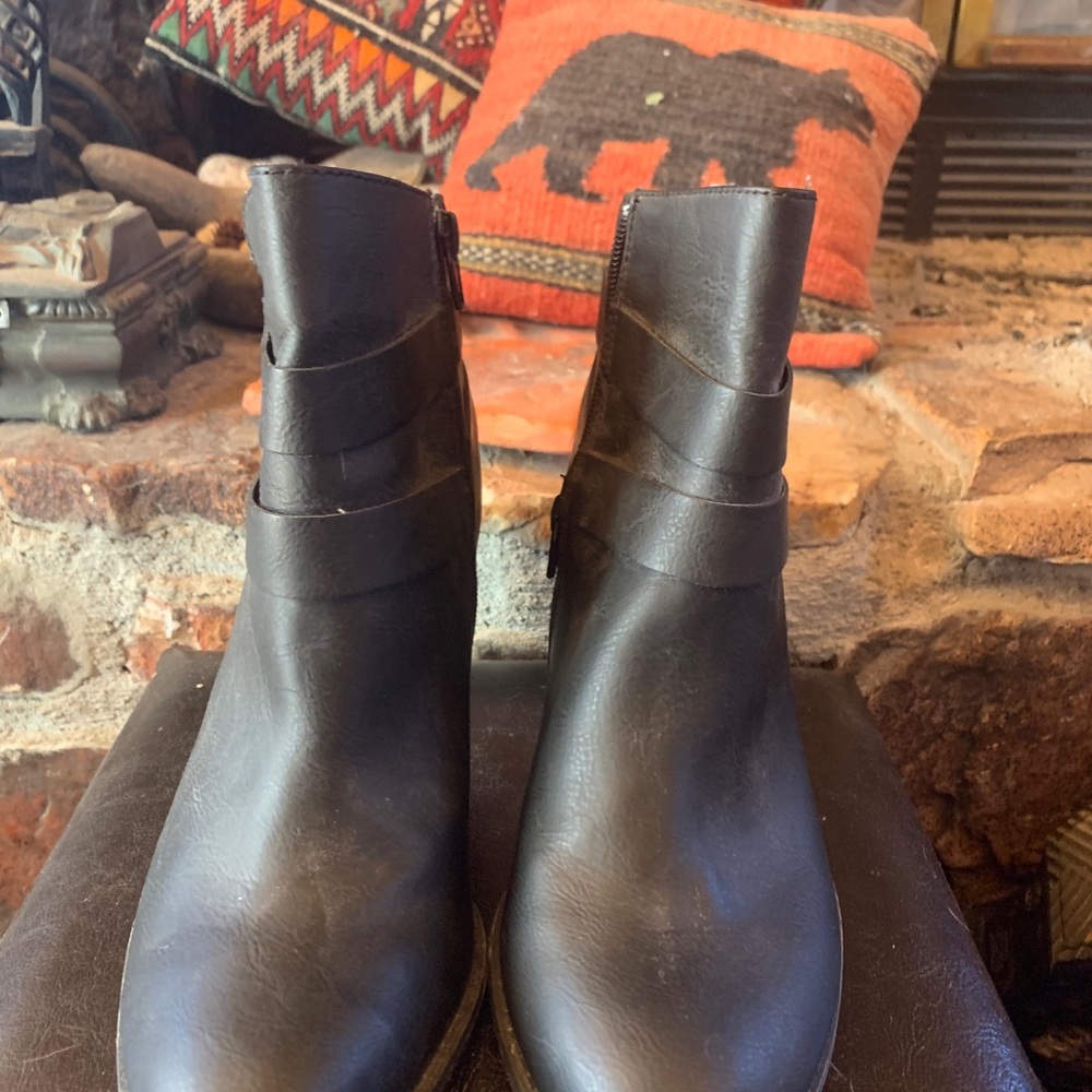 Heeled booties - Picture 6 of 6